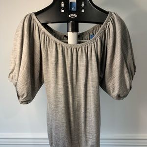 BCBG GREY TOP. MEDIUM